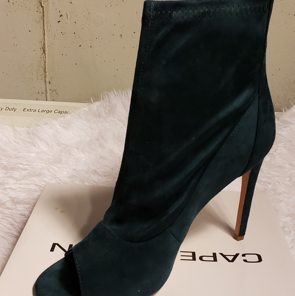 Shoes - Picture 2 of 2